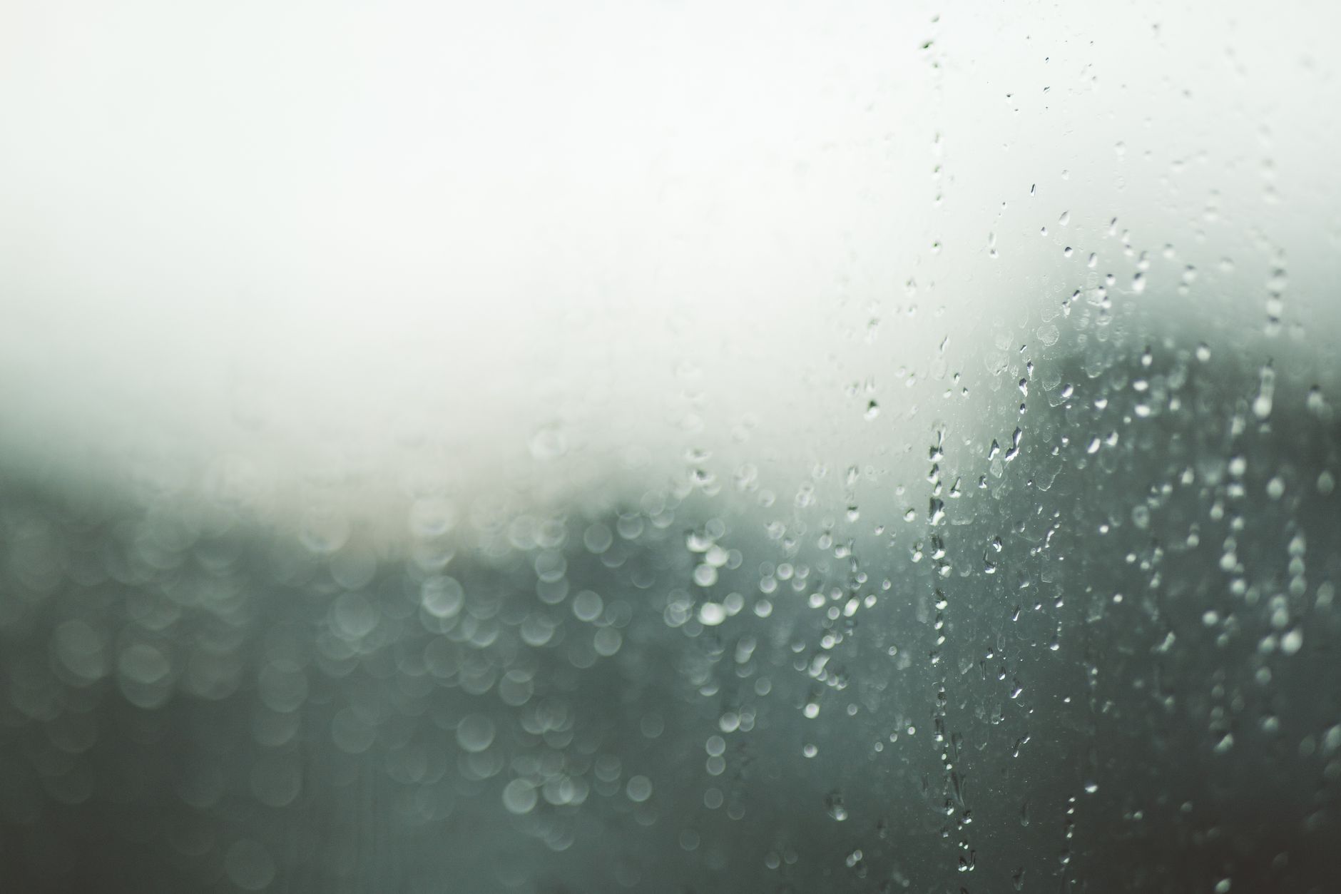 梅雨 雨 じめじめ エネルギー 停滞 運気